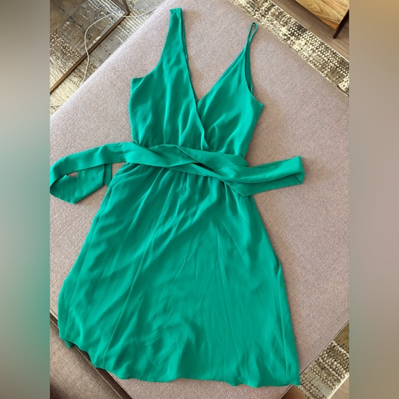 Club Monaco Green Sleeveless V-Neck Mini Dress - Picture 1 of 5